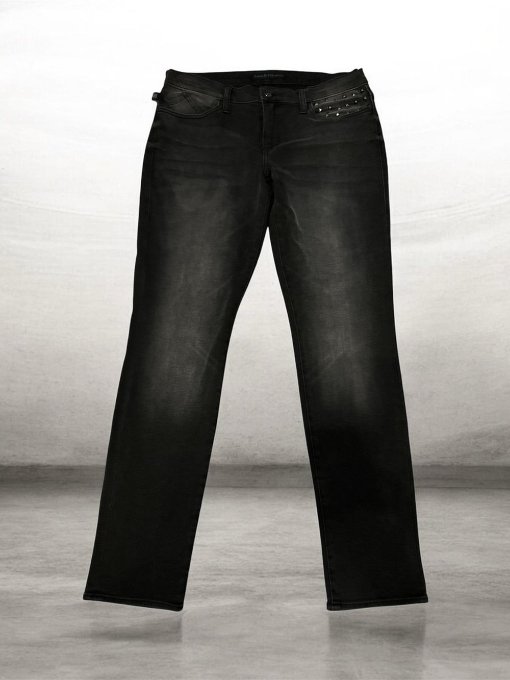 Rock & Republic Black Jeans - Classic Straight Fit